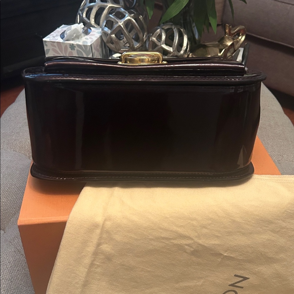 Louis Vuitton Vernis Miranda In Rouge Fauviste bag - Picture 12 of 17